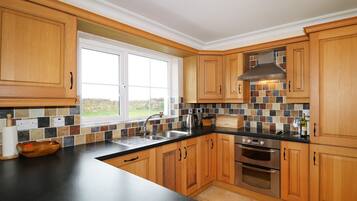 Dishwasher, cookware/dishes/utensils