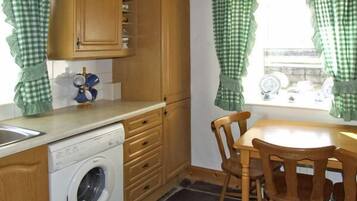 Dishwasher, cookware/dishes/utensils