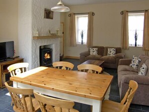 Living area - KILKEE COTTAGE, family friendly in Kilkee, County Clare (Kilkee)