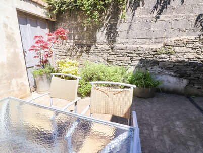 THE MERCHANT'S STORE, family friendly in Kilrush, County Clare