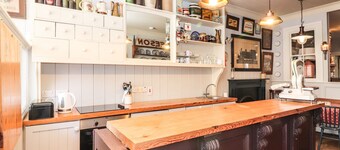 THE MERCHANT'S STORE, family friendly in Kilrush, County Clare