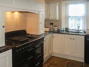 Frigorifero, lavastoviglie, pentole/stoviglie/utensili