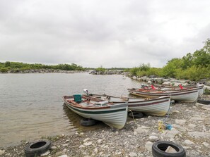 Marina - HIDEAWAY, family friendly, with open fire in Ballinrobe, County Mayo (Ballinrobe)