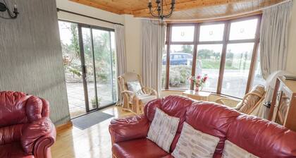 TULLAVILLA, pet friendly in Castlebaldwin, County Sligo