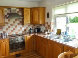 Micro-ondes, four, lave-vaisselle