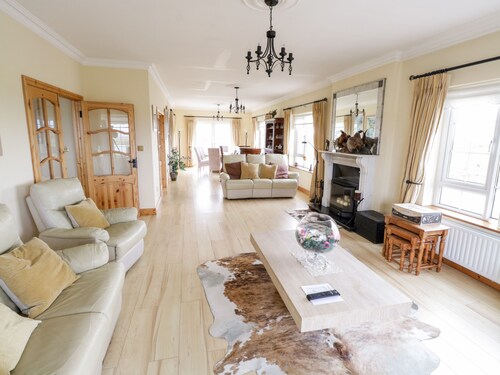 SHRAIGH BEACH, family friendly in Belmullet, County Mayo