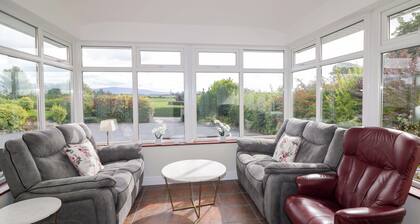CURRADOON HOUSE, family friendly in Touraneena, County Waterford