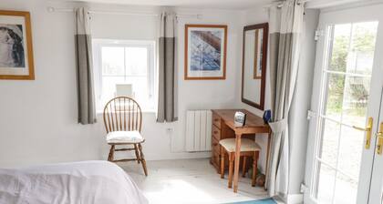 SOUND COTTAGE, pet friendly in Achill Island, County Mayo