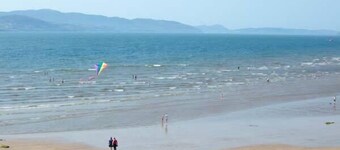 THE BEACH HOUSE APARTMENT in Buncrana, County Donegal