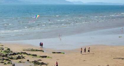 THE BEACH HOUSE APARTMENT in Buncrana, County Donegal