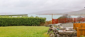 MARY AGNES COTTAGE, pet friendly in Allihies, County Cork