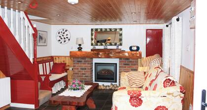 CEOL NA N'EAN, pet friendly, with open fire in Sneem, County Kerry