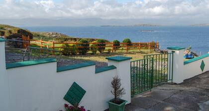 NANA'S HOUSE, pet friendly, with open fire in Allihies, County Cork