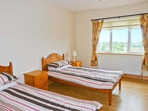 5 bedrooms - SALLYWOOD HOUSE, pet friendly in Ballybofey, County Donegal (Killygordon)