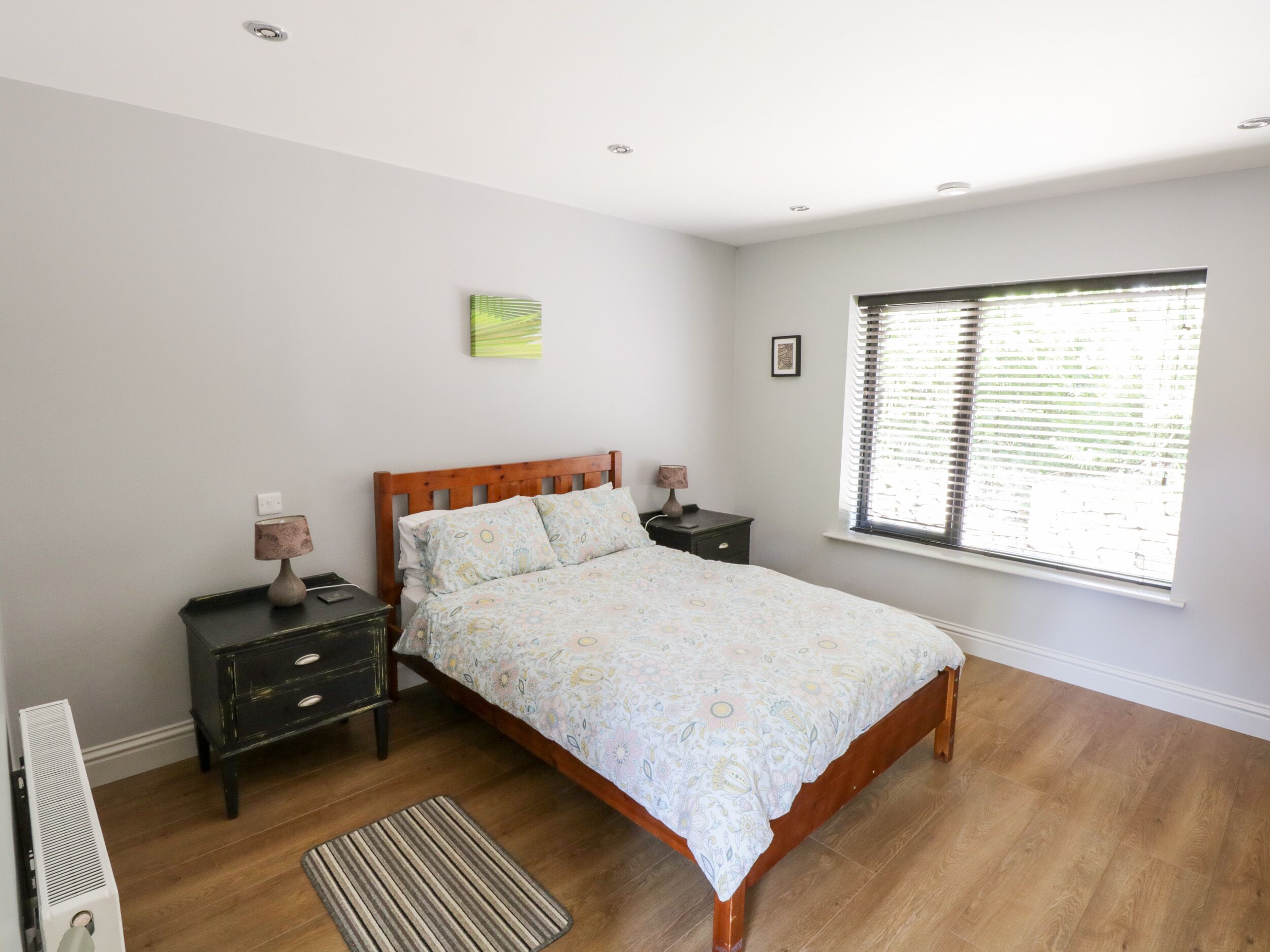 3 bedrooms, Internet