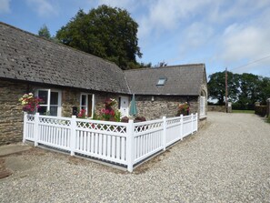 Exterior - ROSEMOUNT COACH HOUSE, pet friendly in Enniscorthy, County Wexford (Marshalstown)