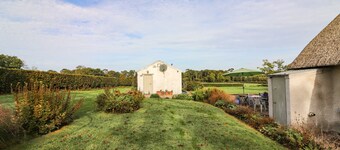 NEW THATCH FARM, pet friendly in Knocklong, County Limerick
