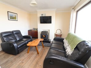 TV, books - SEA PARK COTTAGE, pet friendly in Lahinch, County Clare (Unknown)