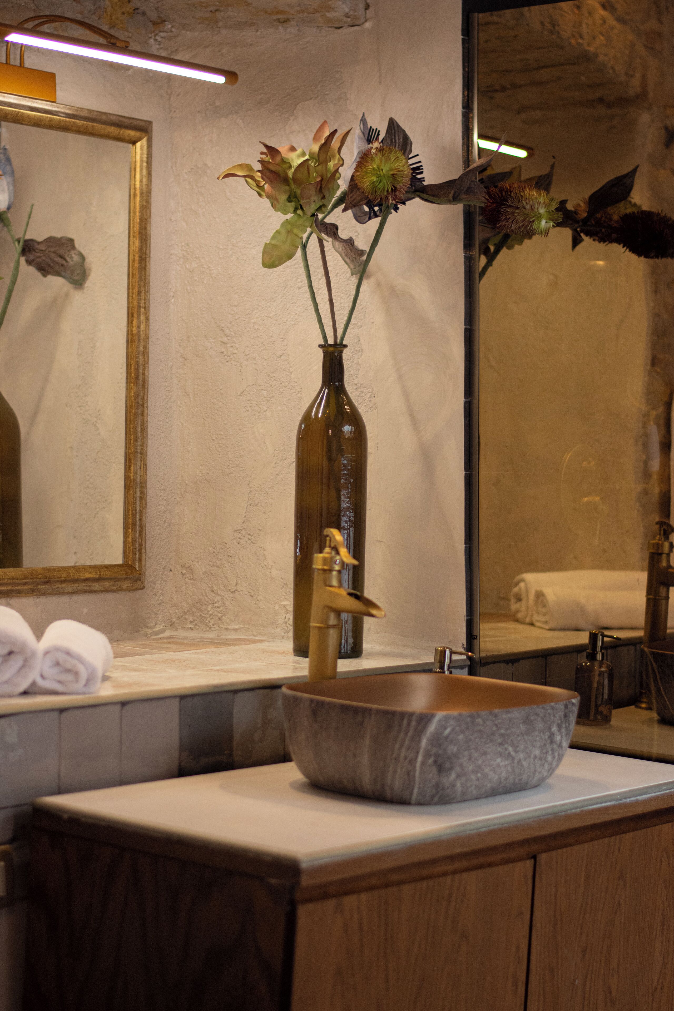 Family Duplex, City View | Bathroom | Shower, rainfall showerhead, free toiletries, towels