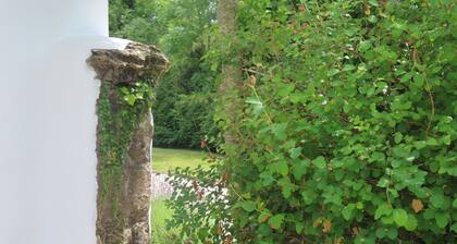 THE HUMBLE DAISY, pet friendly in Woodford, County Galway