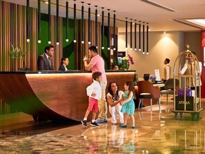 Lobby - Two Bedroom Apartment Near Dic Metro (Dubai)