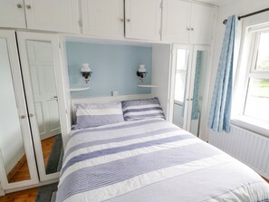 4 bedrooms, Internet - BEN VIEW, family friendly, with open fire in Tully, County Galway (Connemara)