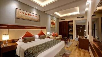 1 bedroom, desk, iron/ironing board, WiFi