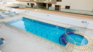 حمام سباحة
