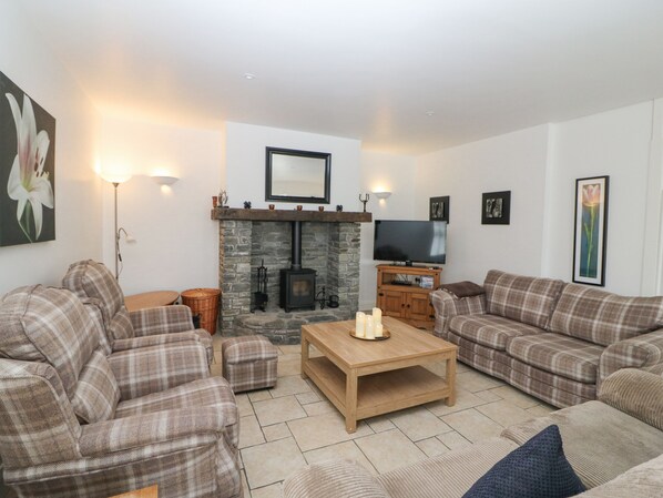 TV, books - ROCK LAWN COTTAGE, family friendly in Kealkill, County Cork (Bantry)