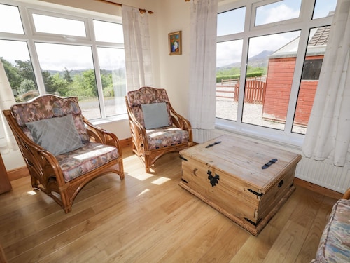 CREESLOUGH VIEW, pet friendly in Creeslough, County Donegal