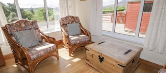 CREESLOUGH VIEW, pet friendly in Creeslough, County Donegal