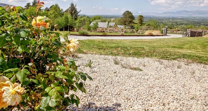 SILVER BIRCH HOUSE, country holiday cottage in Beaufort, County Kerry