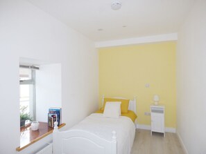 3 soverom og reiseseng for barn