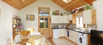 80 NEW STREET, pet friendly in Lismore, County Waterford