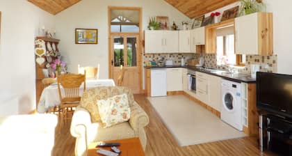 80 NEW STREET, pet friendly in Lismore, County Waterford