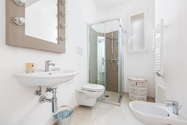 Apartment | Bathroom