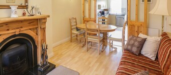 AISLING, pet friendly, with open fire in Foxford, County Mayo