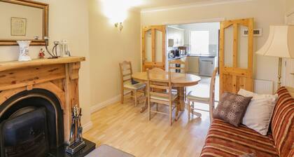 AISLING, pet friendly, with open fire in Foxford, County Mayo