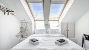 Standard Room | Peti besi dalam bilik, Wi-fi percuma, cadar katil 