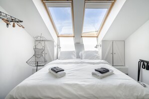 Caja de seguridad en la habitación, wifi gratis y ropa de cama