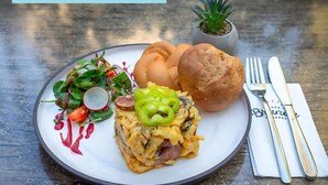 Sarapan masakan tempatan setiap hari dengan fi 
