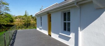 HIDDEN GEM COTTAGE, family friendly in Lettermacaward, County Donegal