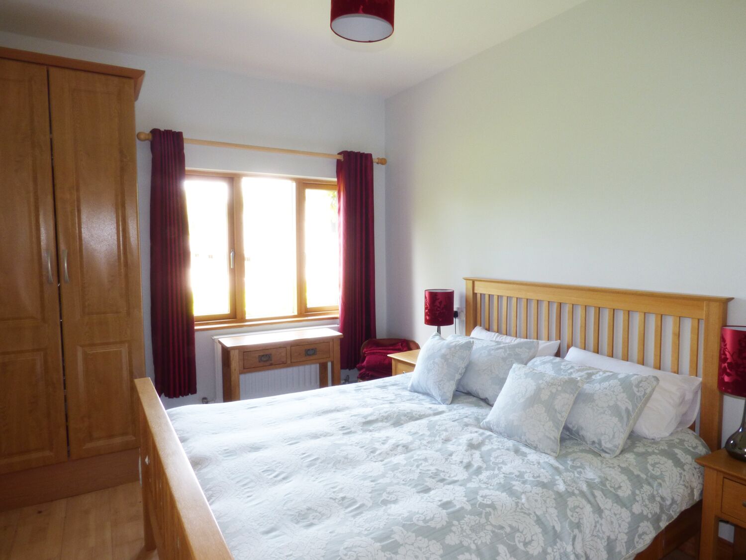 5 bedrooms, travel cot, WiFi