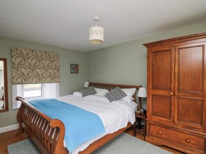 5 bedrooms, WiFi - SANDERLING LODGE, pet friendly in Tacumshane, County Wexford (Tacumshane)