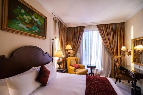 1 chambre, fer et planche à repasser, Wi-Fi, literie fournie