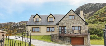 MULROY VIEW, pet friendly, with a garden in Kerrykeel, County Donegal
