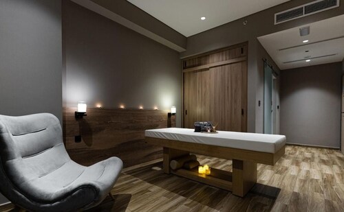 Standard Room In Jaddaf By E R