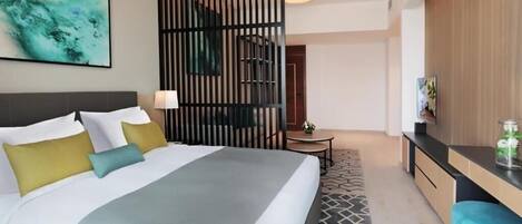 1 habitación, escritorio, tabla de planchar con plancha y wifi