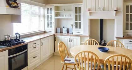 LOVERS' LODGE, pet friendly in Kilkenny, County Kilkenny