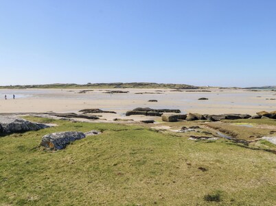 REALT NA MAIDNE, family friendly in Claddaghduff, County Galway